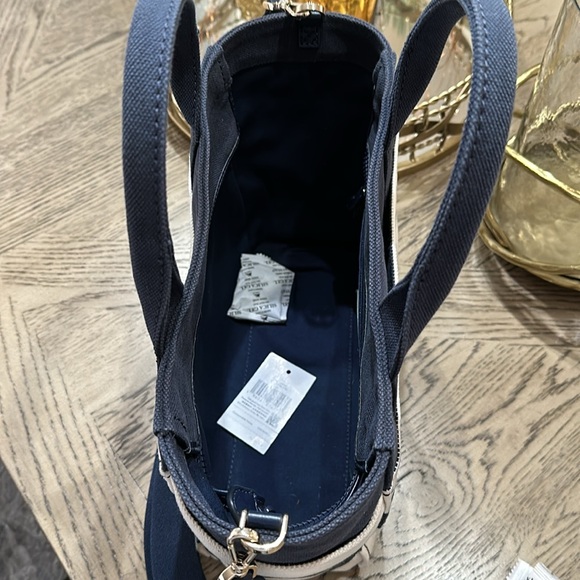 SUMMER IS HERE!🏖️ New Kate Spade Tote ♠️ - Picture 8 of 10